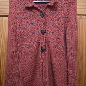 Z-brand cardigan features unique triangular buttons Size M
